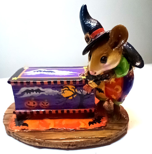 Wee forest folk brushing - forest,